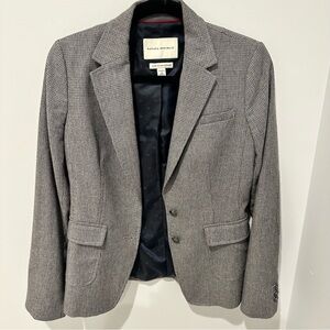 EUC Banana Republic Women’s Blazer made of Italian Fabrics - size 6